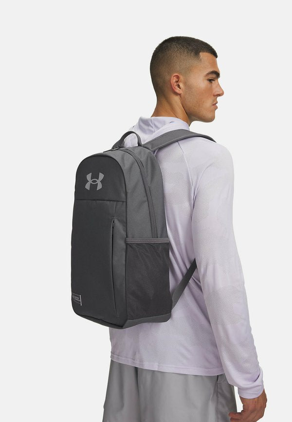 Under Armour ESSENTIAL HALFTIME UNISEX - Rucksack - castlerock