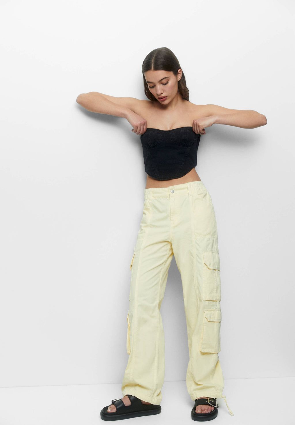 PULL&BEAR WITH AN ELASTIC WAISTBAND