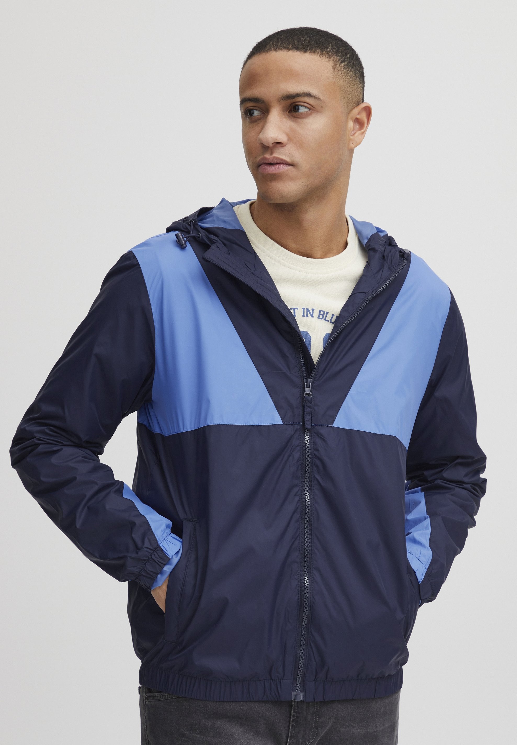 BHOUTERWEAR HOODED Media 3