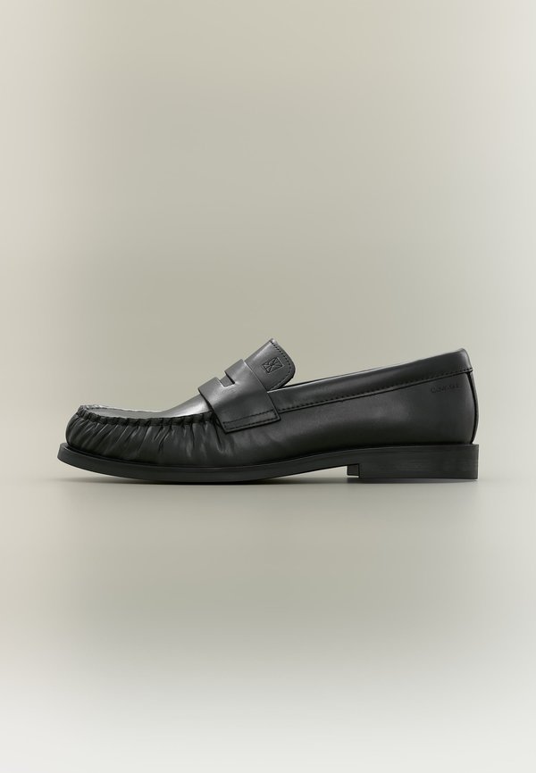 Calvin Klein ROUND LOAFER LTH - Slip-ons - triple black