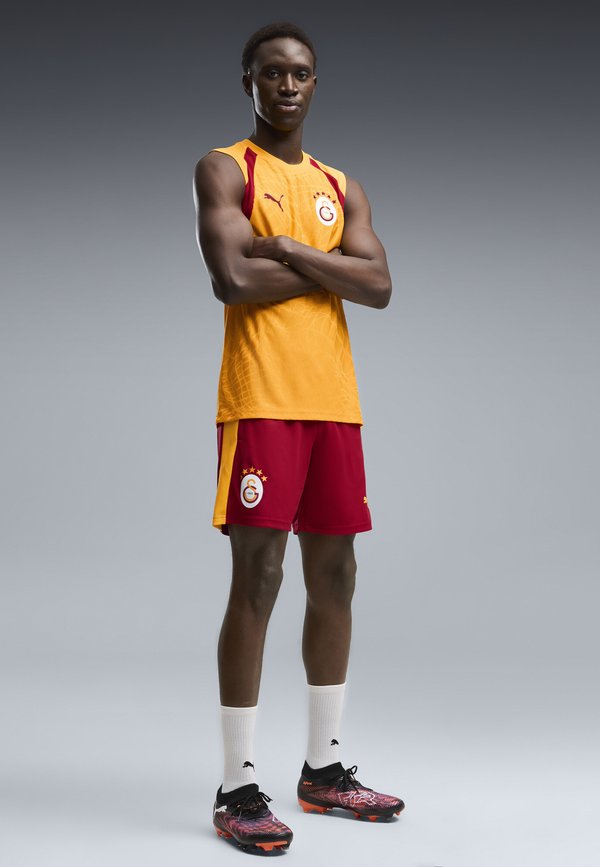Puma GALATASARAY S.K. SLIM TRAININGSSHORTS - Club wear - dark cherry-summer sunset