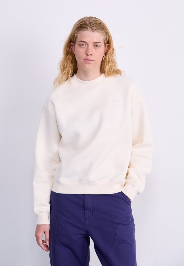 New Balance SPORT ESSENTIALS CREW - Sweatshirt - white