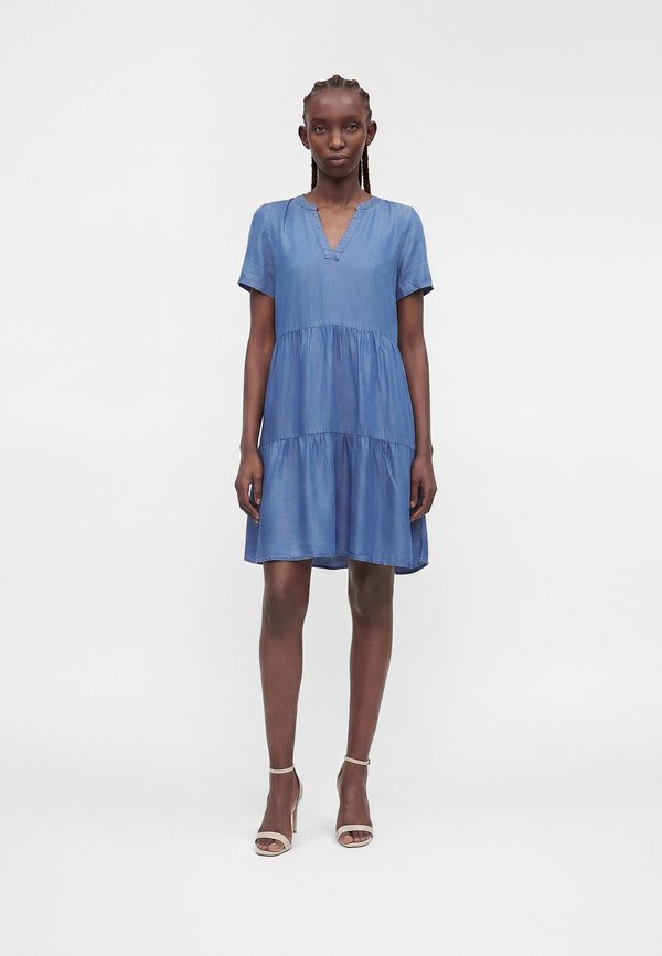 ONLY ONLPEMA ZALLY V NECK DRESS - Denim dress - medium blue denim