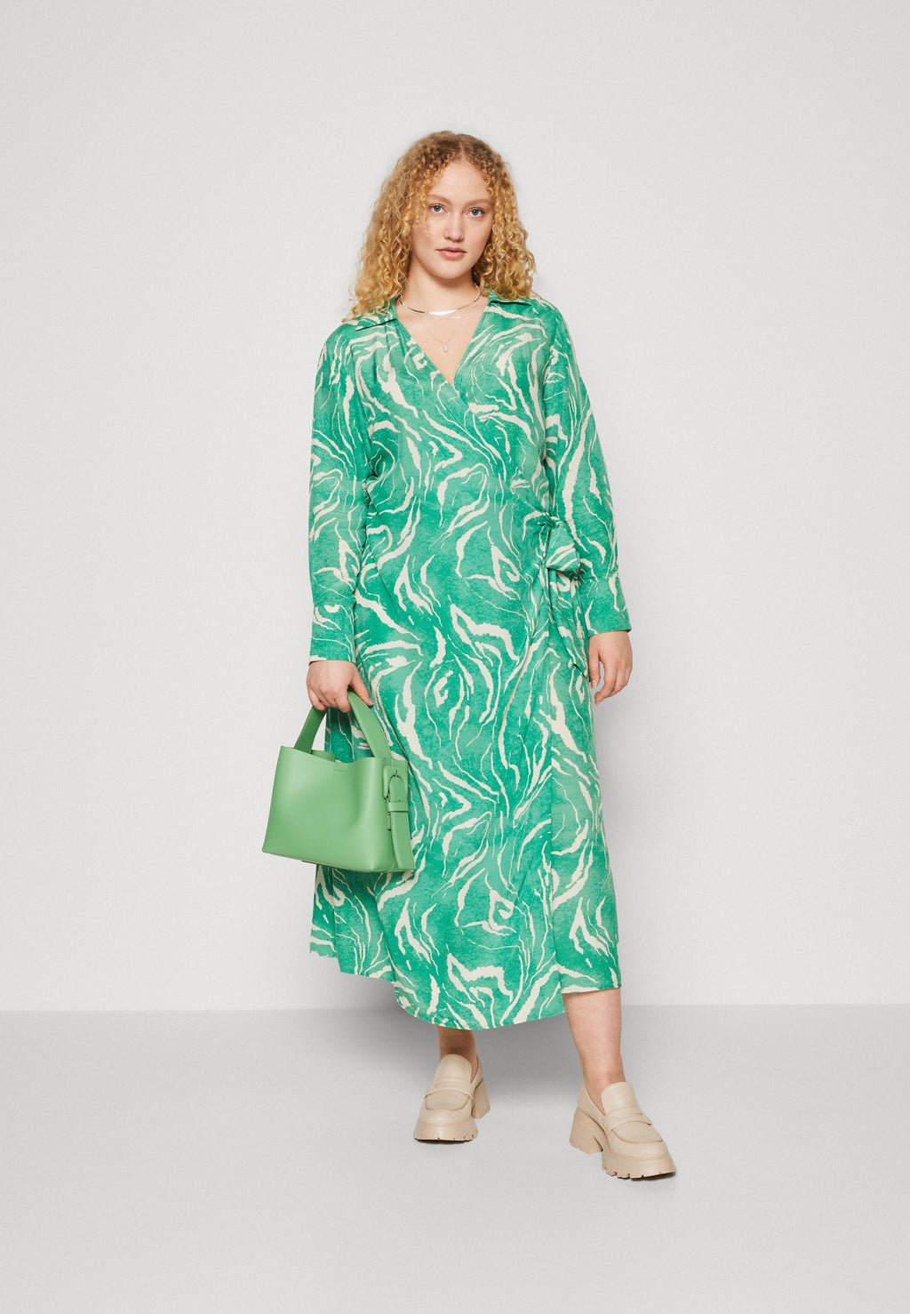 Selected SIRINE MIDI WRAP DRESS CURVE
