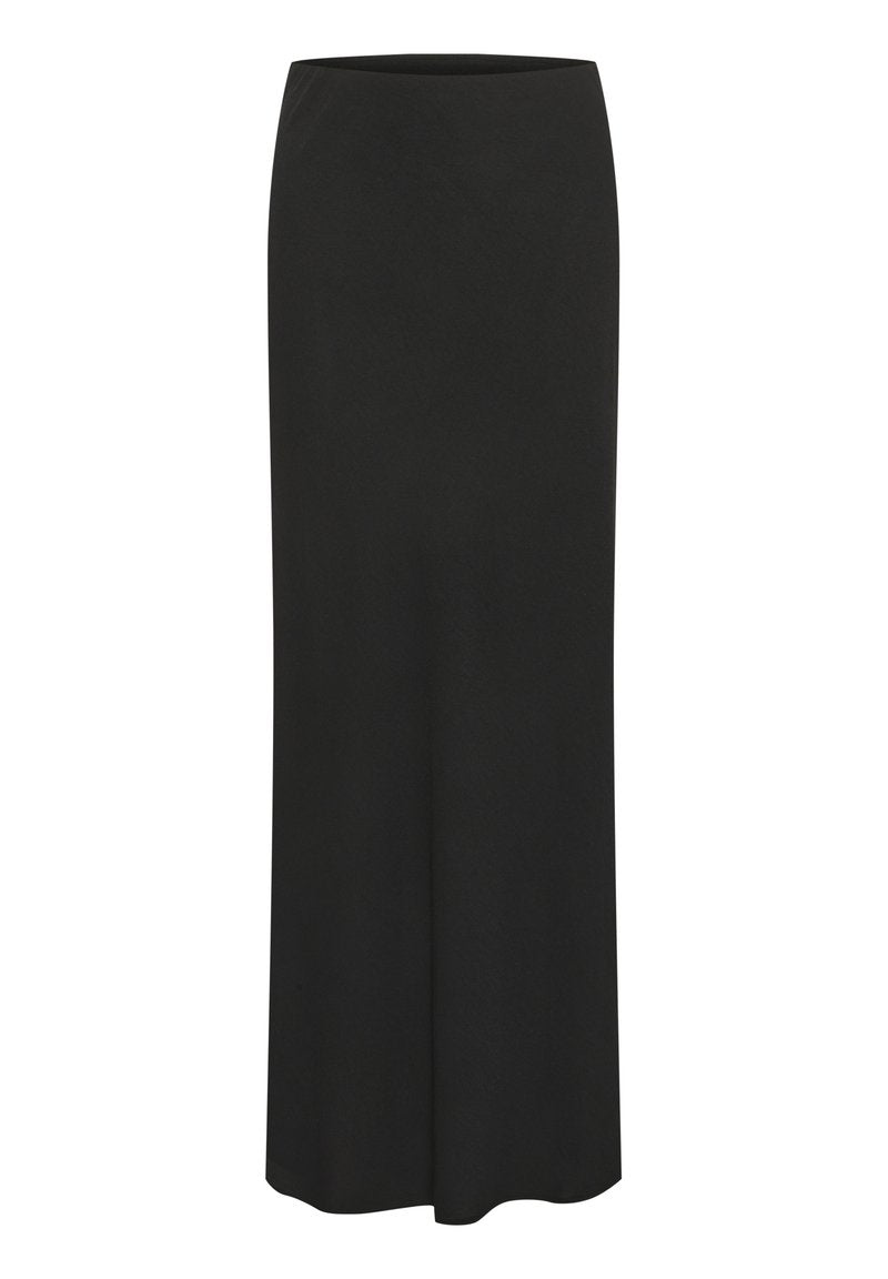 Schwarzer Maxikleid im lässigen Schnitt, aus weichem Stoff mit glatter Textur, einfachem Design und ohne sichtbare Verzierungen.