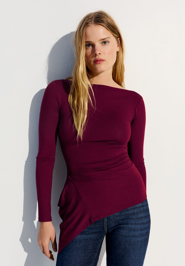 Bershka ASYMMETRIC GATHERED LONG SLEEVE - T-SHIRT - Long sleeved top - dark red