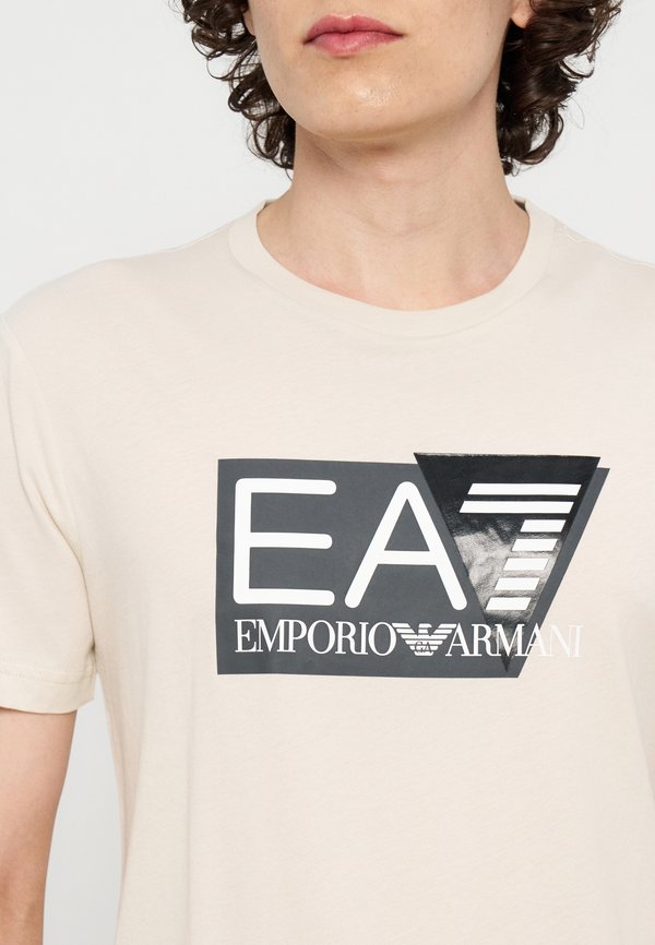 EA7 Emporio Armani