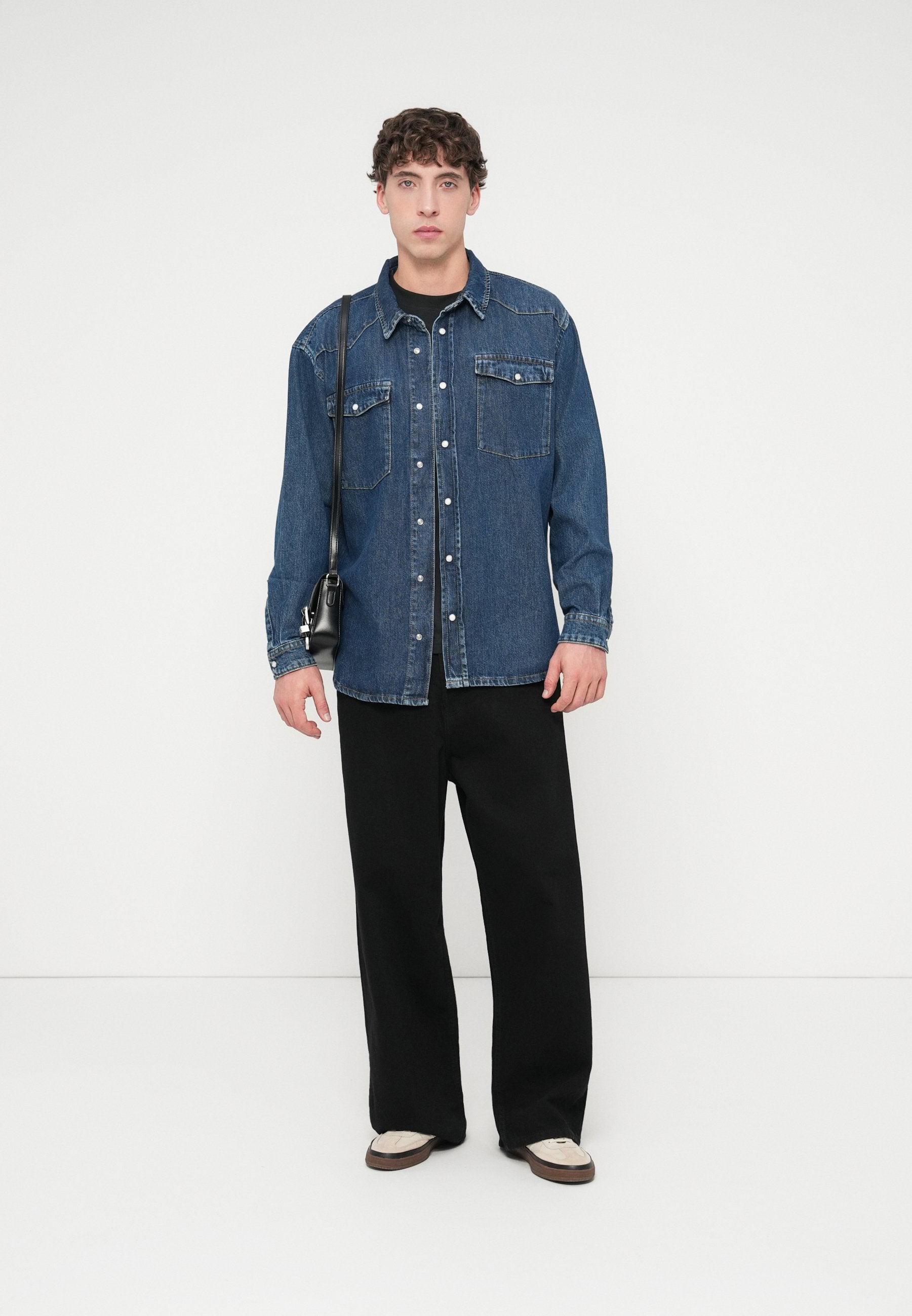 ONSWESTERN BOX TAI SHIRT Media 2