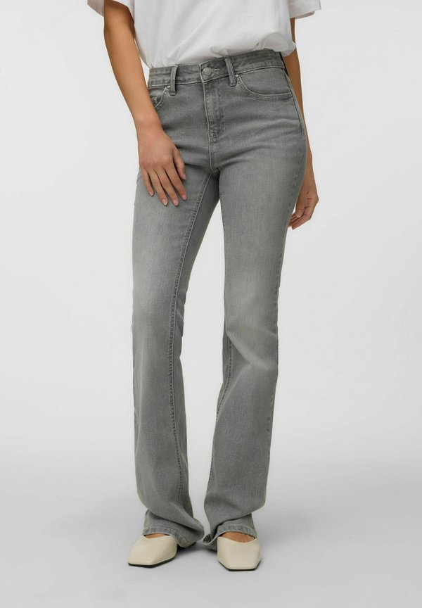 Vero Moda FLARED FIT JEANS VMFLASH MID RISE FLARED FIT JEANS - Flared Jeans - medium grey denim