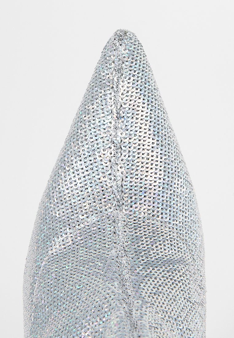 Stuart Weitzman