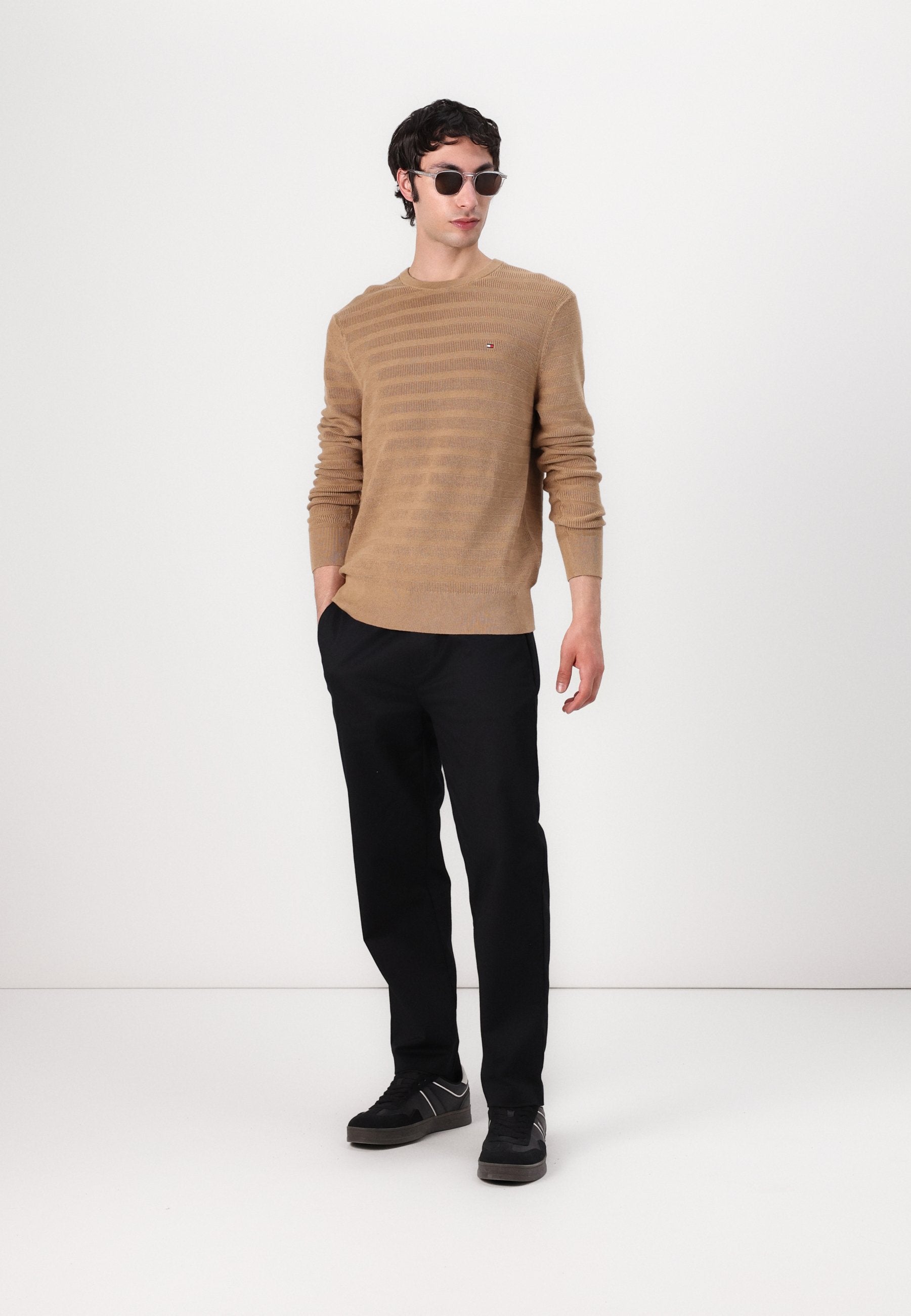 STRIPE STRUCTURE Media 2