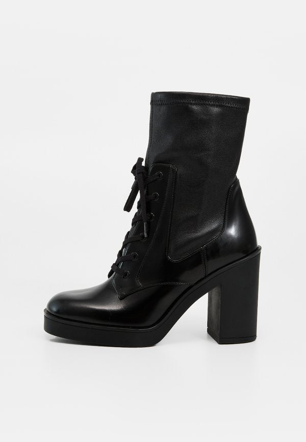 Stuart Weitzman EVERITT