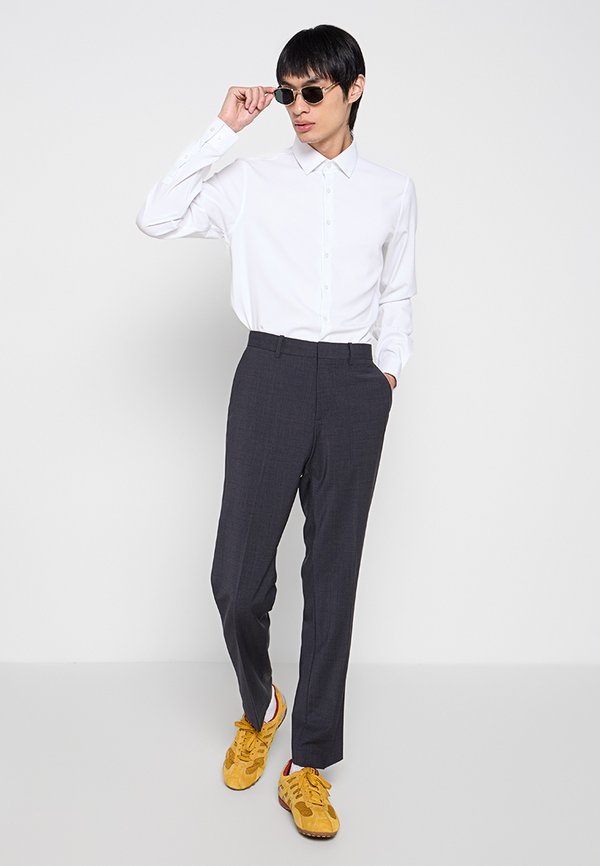 Calvin Klein SLIM FIT