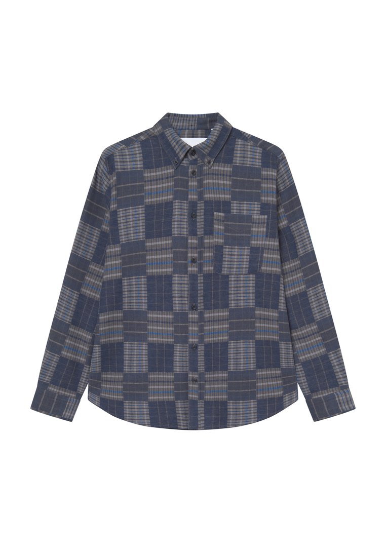 Langärmliges Button-Down-Hemd in Dunkelblau mit karierter Musterung in Grautönen und Braun, ausgestattet mit einer Brusttasche.