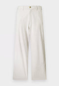 Beige weite Hose aus Baumwolle mit Reißverschluss und einem einzigen Knopfverschluss. Sie verfügt über Taschen vorne und hat eine strukturierte Stoffoberfläche.
