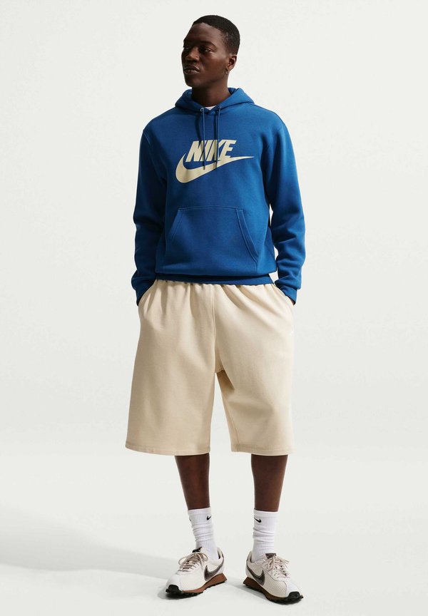 Nike Sportswear CLUB HOODIE - Hoodie - court blue/court blue/lt khaki