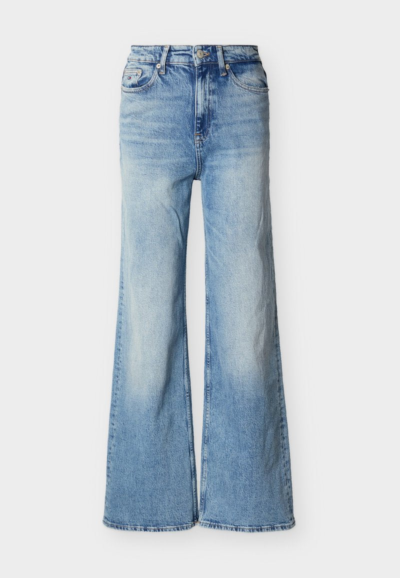 Hellblaue, hoch taillierte Jeans mit weitem Bein, ausgewaschenen Details, Vorderknopf und Fünf-Taschen-Design.