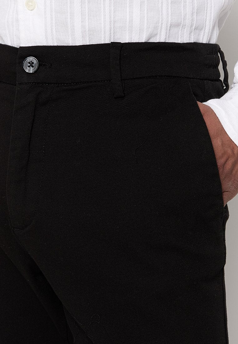 RELAXED FIT  Media 4