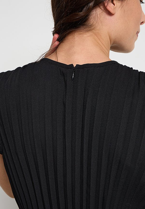 DKNY