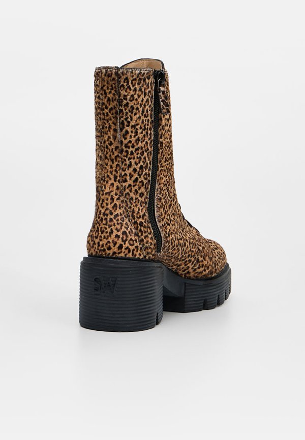 Stuart Weitzman SOHO
