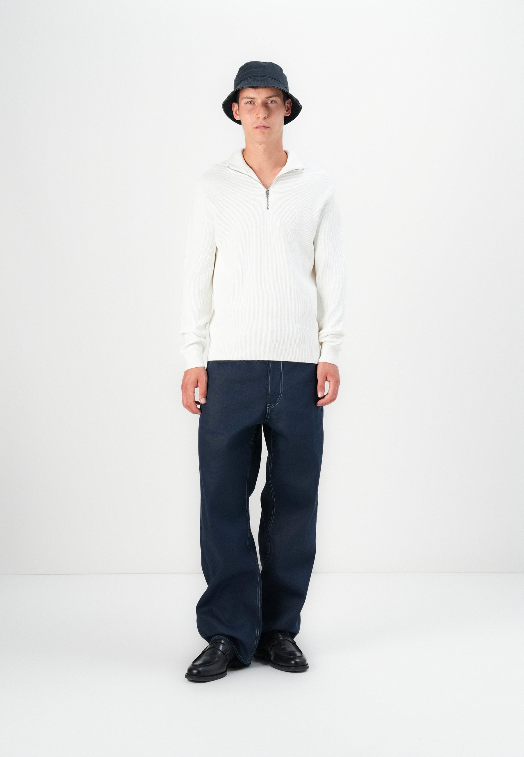 ONSPHIL HALF ZIP Media 2