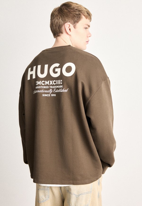 HUGO NAVIU