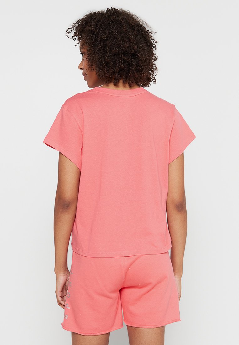 DKNY Sport