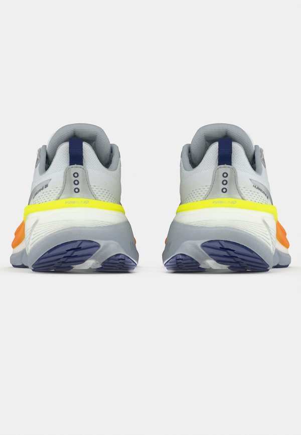 Saucony HURRICANE 25
