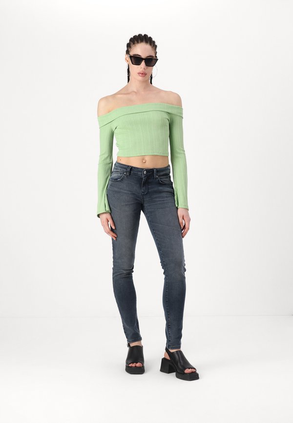 Even&Odd OFF THE SHOULDER CROP