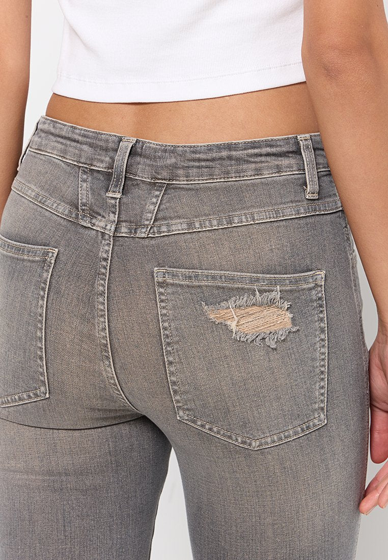 CLOSED STYLE NAME SKINNY PUSHER JEANS