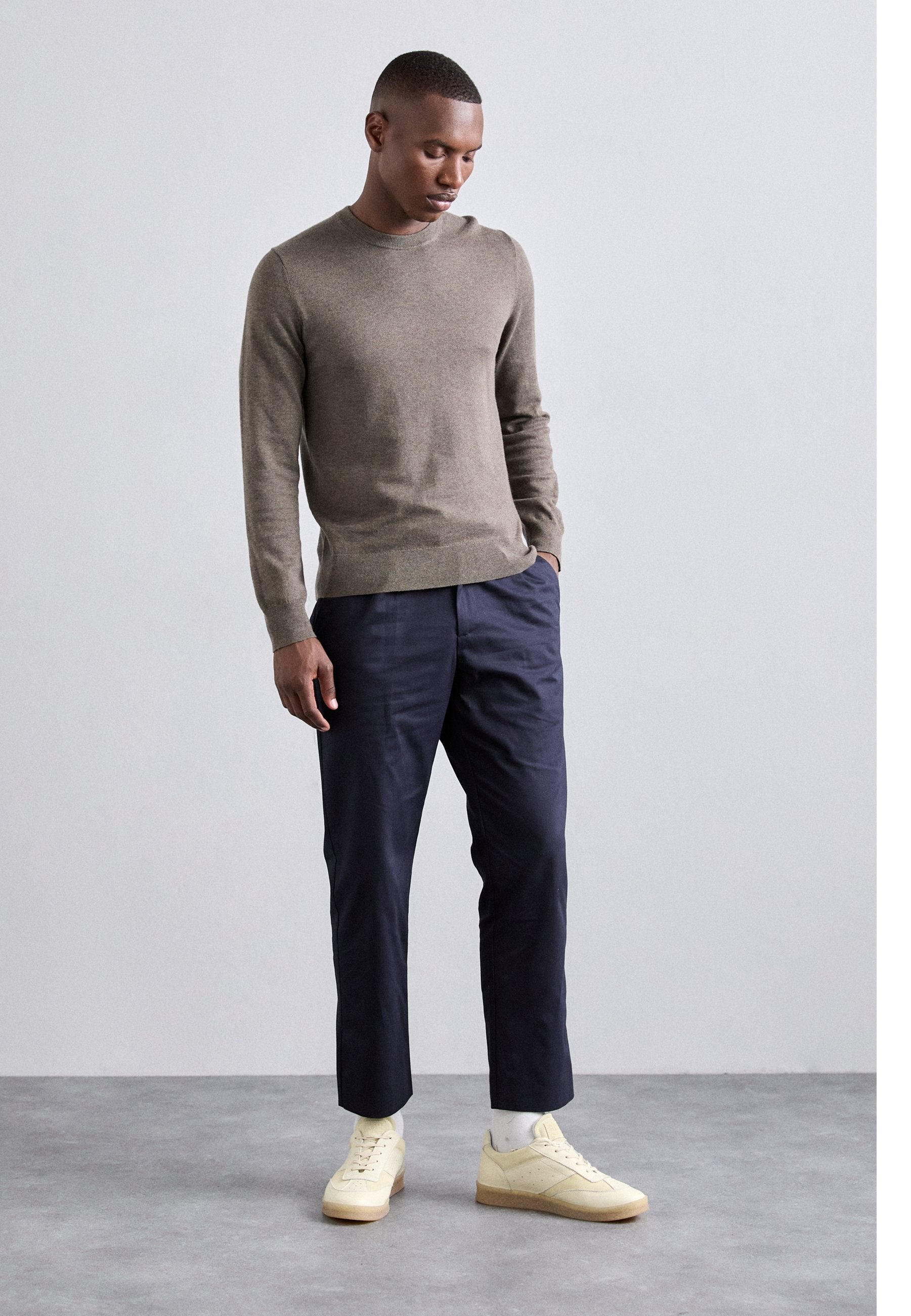 Essential Collective CROPPED TROUSER