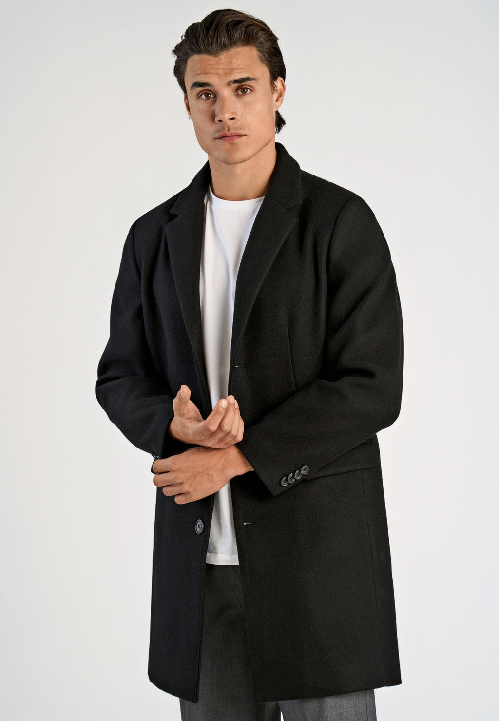 CLASSIC COAT Media 3