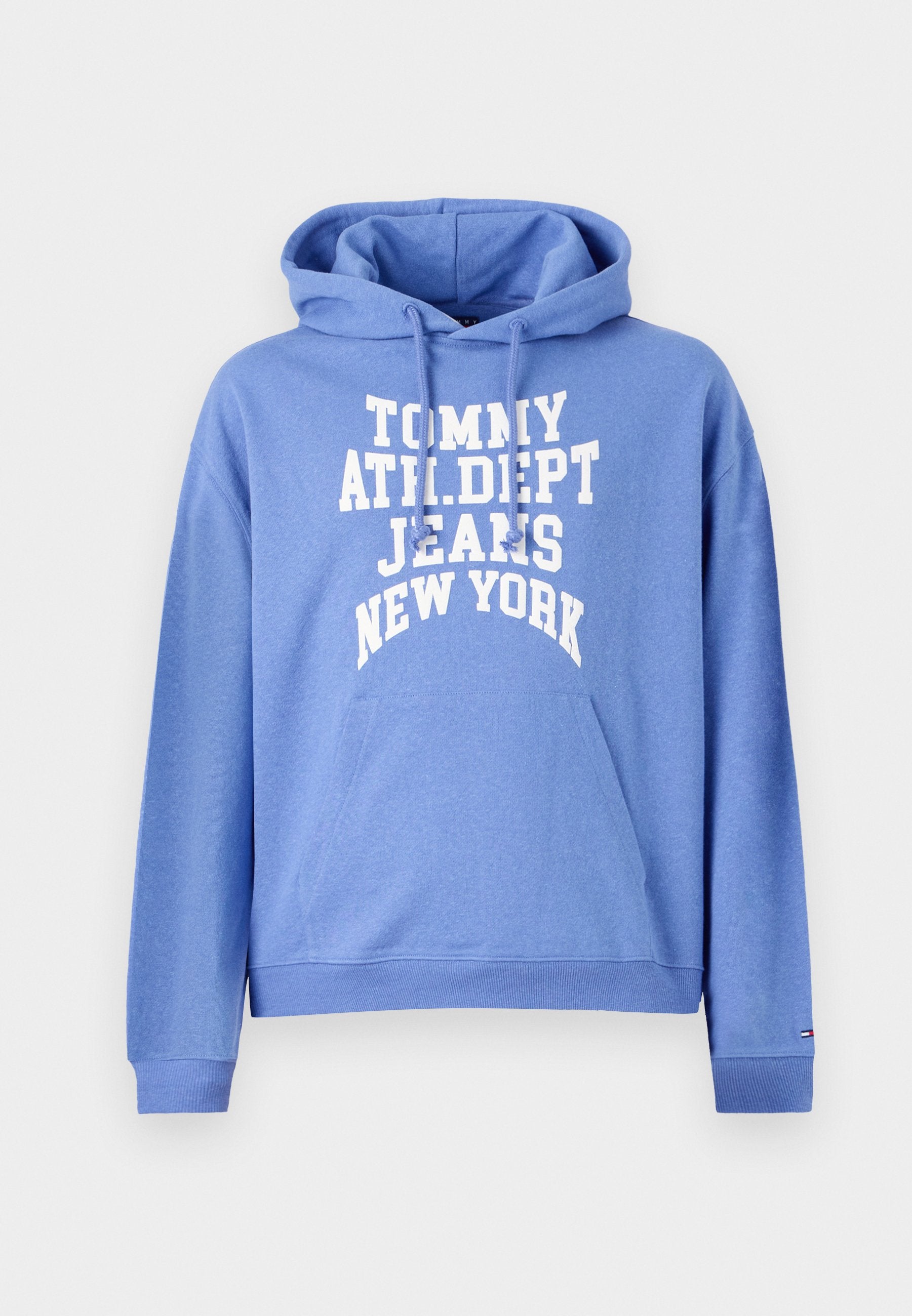 Blauer Kapuzenpullover aus Baumwollmischung, mit einer vorderen Tasche und fett gedrucktem weißen Text: "TOMMY ATHL.DAPT JEANS NEW YORK." Gerippte Bündchen.