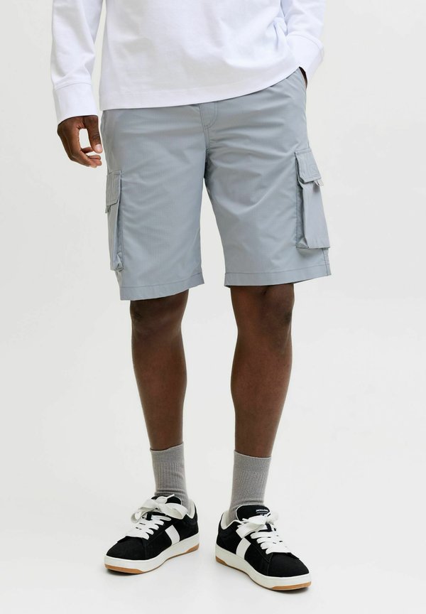 Jack & Jones JPSTCOLE IVAN TECH CARGO JOGGER SHORTS - Shorts - grau