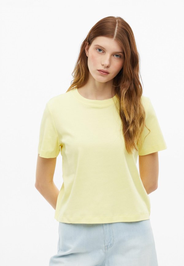 s.Oliver T-SHIRT - Basic T-shirt - hellgelb