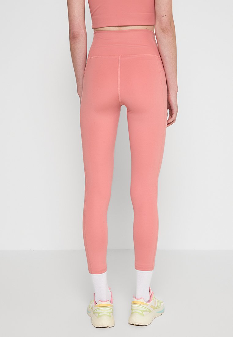 Girlfriend Collective POCKET HIGH-RISE 7/8