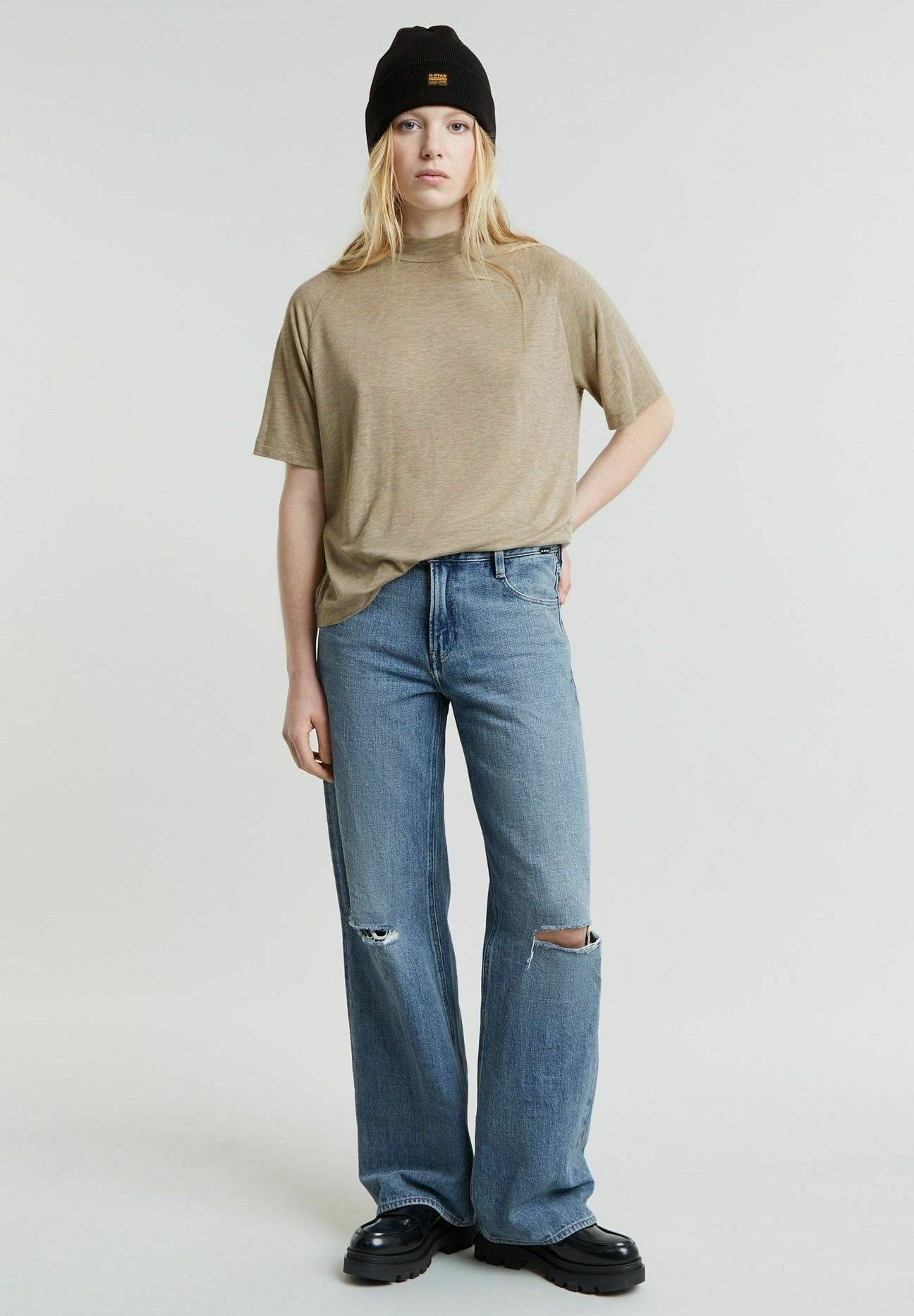 SADDLE SLEEVE BOXY Media 2