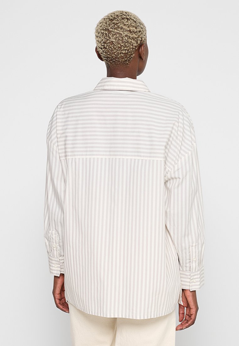 Nike Sportswear OVERSIZED