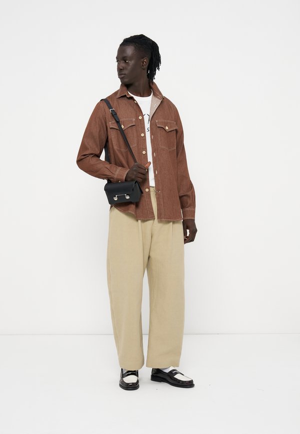 PS Paul Smith CASUAL FIT