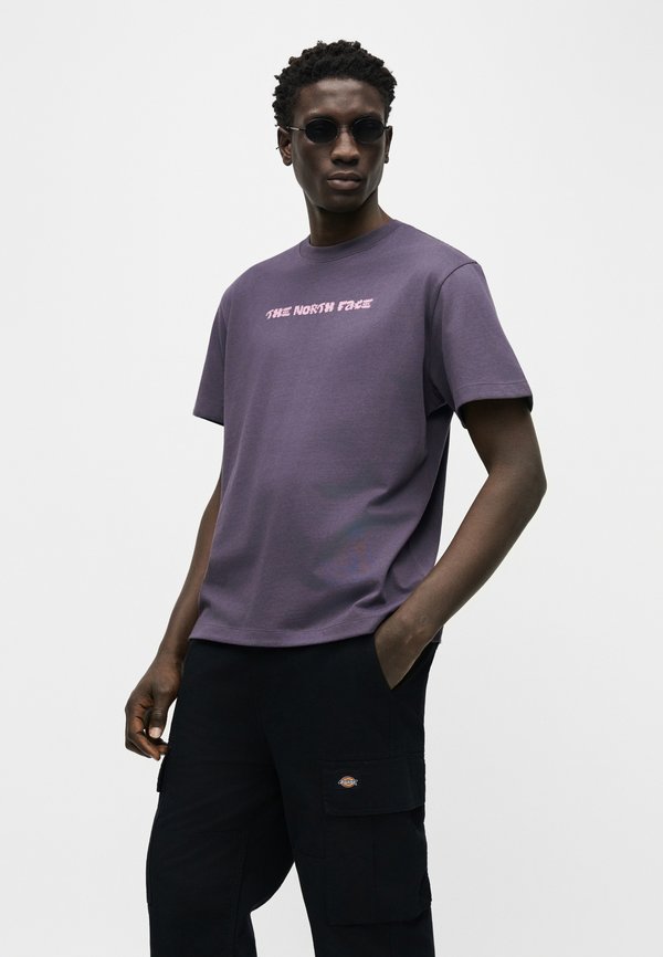 The North Face LOGO TWIST RELAXED SHORT SLEEVE TEE GRAPHIC
