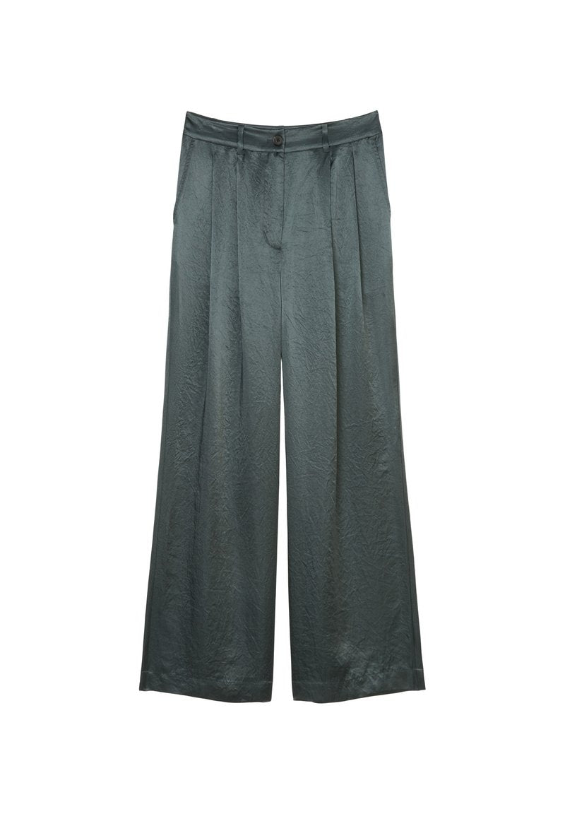 PLEATED STYLE WELT POCKETS Media 1