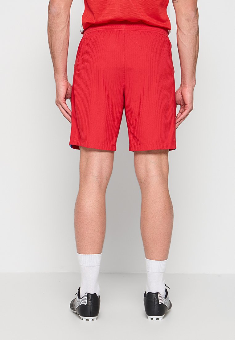 Nike Performance