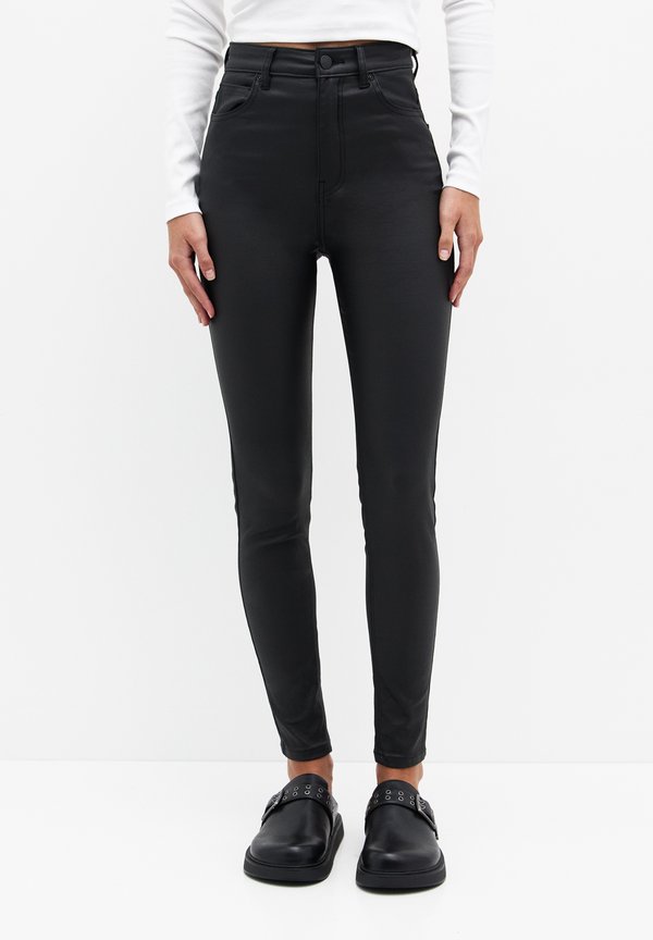 PULL&BEAR HIGH-WAIST COATED FINISH