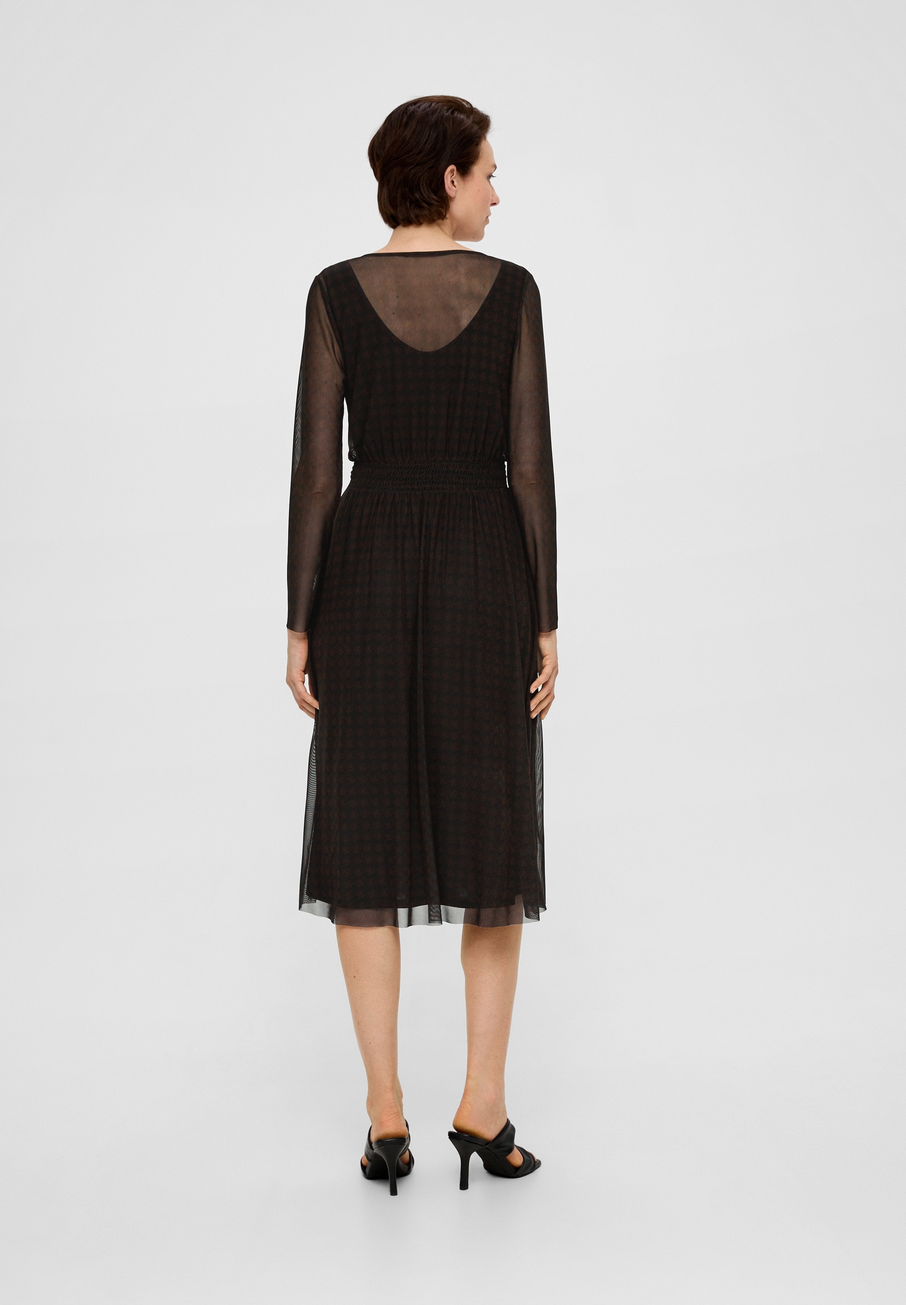 s.Oliver BLACK LABEL  MIT SMOK DETAIL