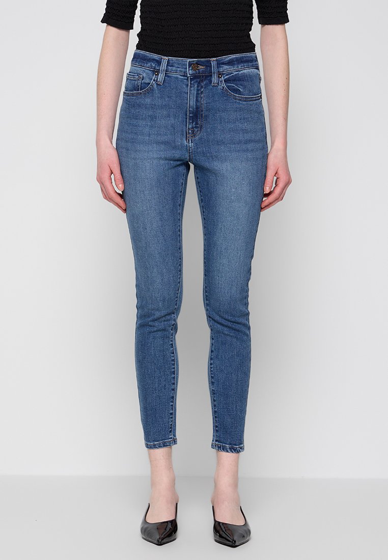 DKNY Jeans Skinny Fit Media 1