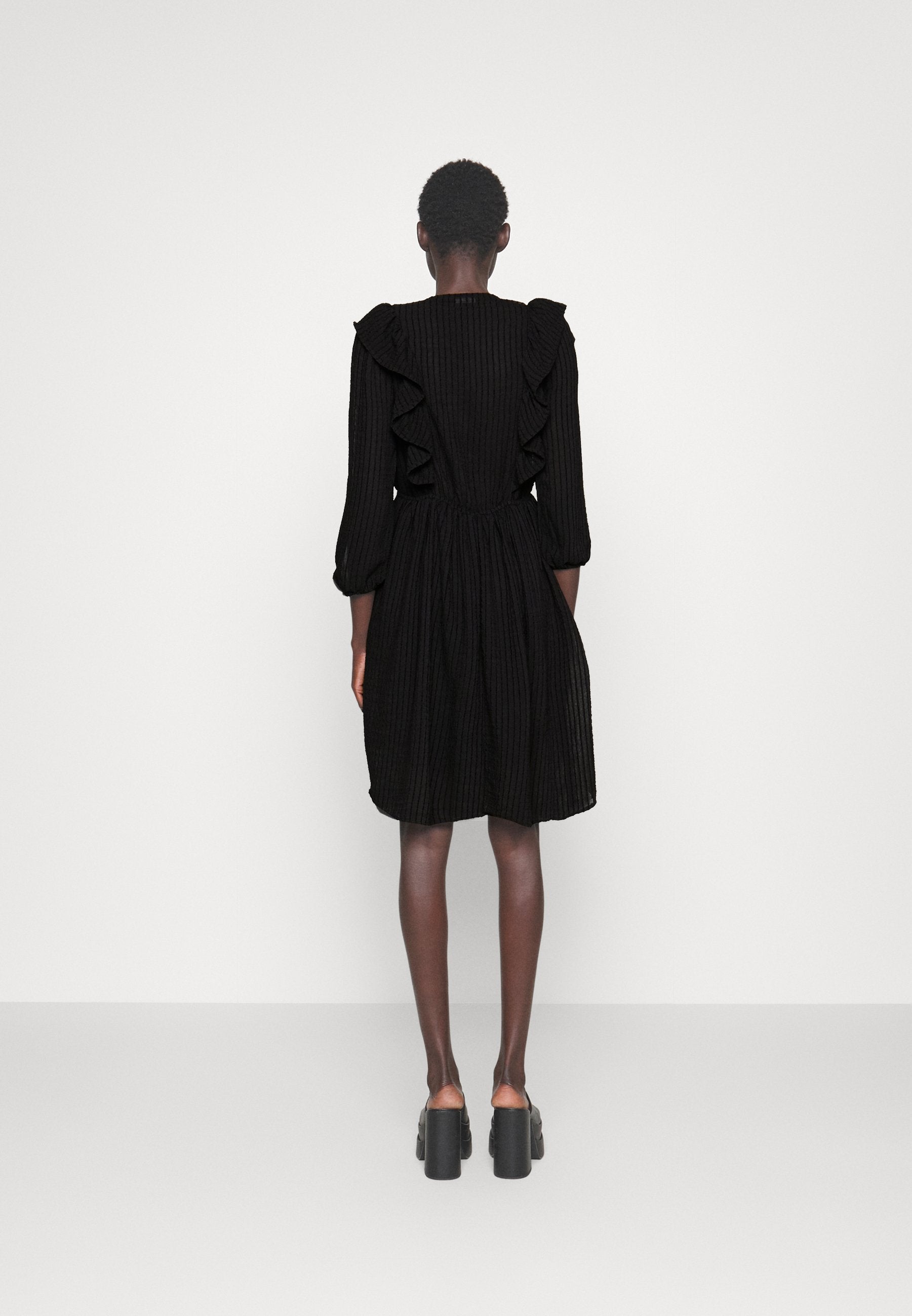 ONLLONDON RUFFLE DRESS Media 4