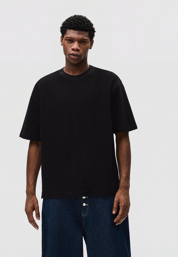 Bershka SHORT SLEEVE  - Basic T-shirt - black