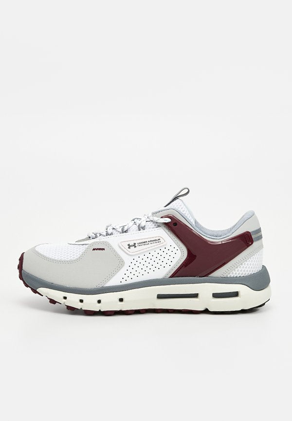 Under Armour SUMMIT TREK