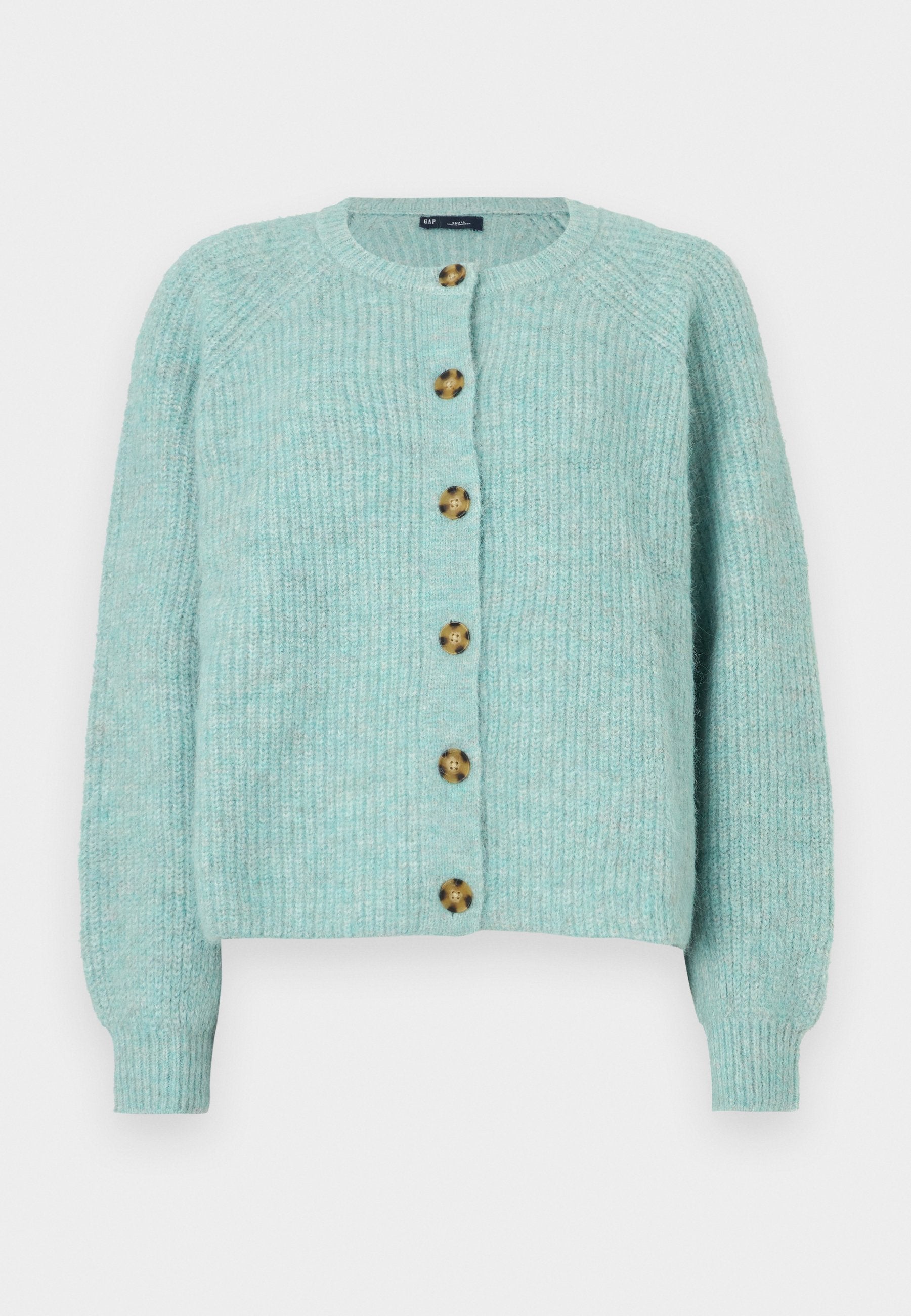 Weiche, hellblaue Strickjacke mit rundem Ausschnitt, langen Ärmeln, gerippten Bündchen und sechs braunen, marmorierten Knöpfen vorne.