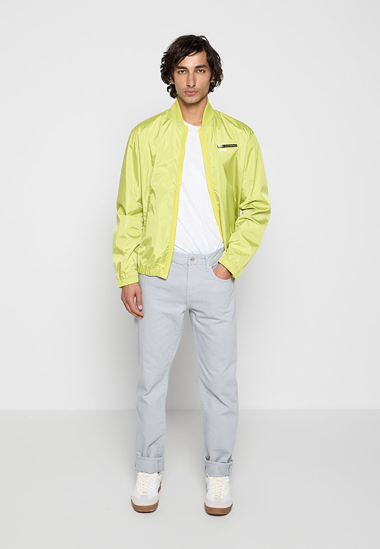 Armani Exchange Bomberjacke Media 2